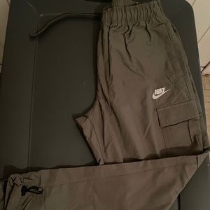 NIKE CARGO PANTS